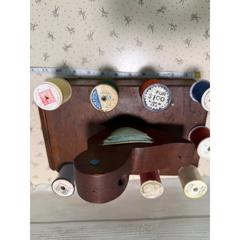 Vintage‎ Wooden Bird Sewing Caddy Thread Organizer Pin Cushion with 20 Spools